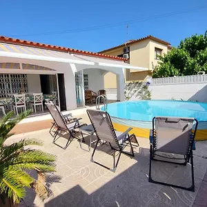 torredembarra-cosy-well-equipped-house-5-min-from-the-beach.catalonia-hotels.com/